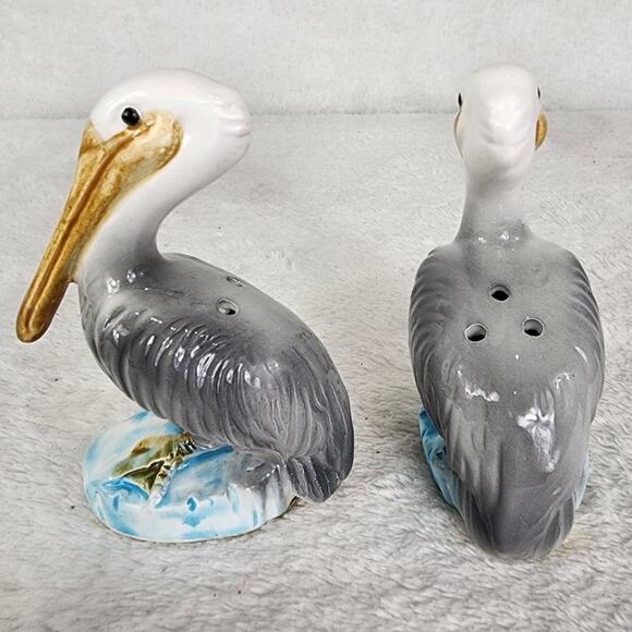 Vintage Pelican California Salt & Pepper Ceramic Shakers- Monterey Made in Japan - Picture 2 of 6